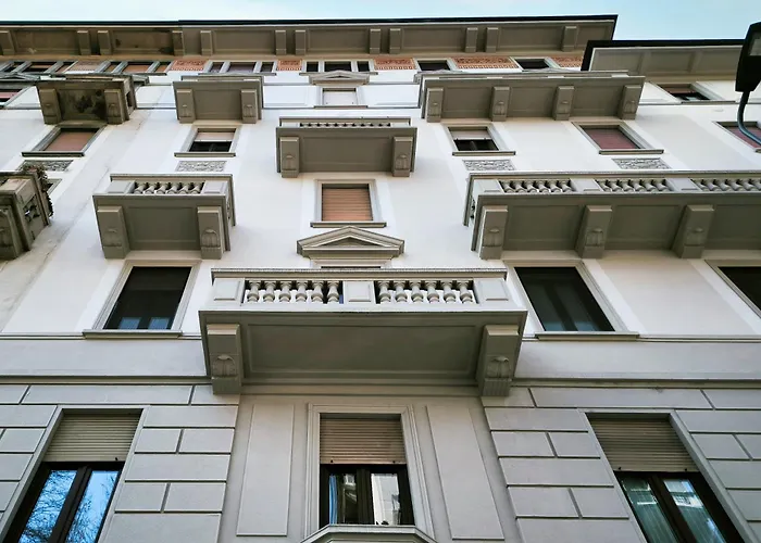Just Urban Stays - Elegant 2Br Apartment 25 Min From Duomo - M4 Dateo 아파트 *