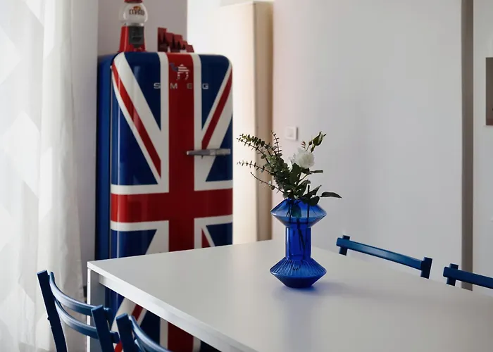 Just Urban Stays - Elegant 2Br Apartment 25 Min From Duomo - M4 Dateo *